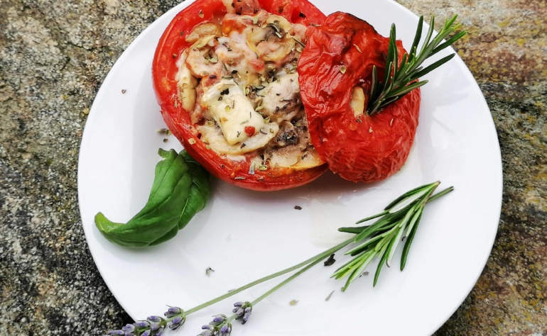 Testez nos tomates farcies chèvre & lardons !